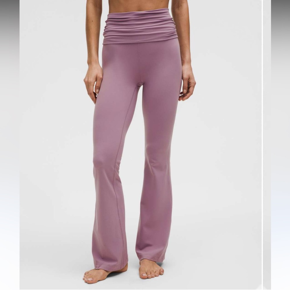 Lululemon Groove Nulu Foldover-Waist Flared Pant
Lavender Lux sz.14